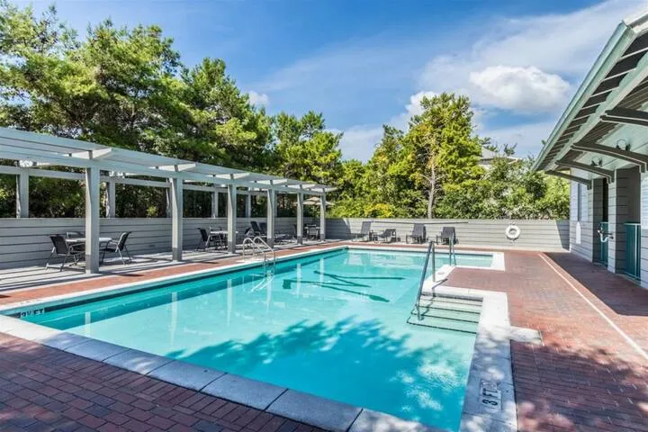 Community Pool-heated in cooler months.