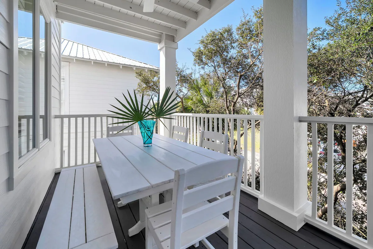 Back Porch Level 2 Dining Area